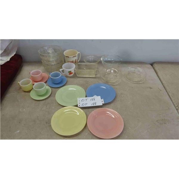 Hazel Atlas , Glassbake, Childrens Glass Dishes and Bakware