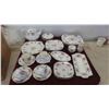Image 1 : Royal Albert Petit Point China Service for 4 (32 Pieces in Total)