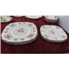 Image 3 : Royal Albert Petit Point China Service for 4 (32 Pieces in Total)