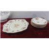 Image 4 : Royal Albert Petit Point China Service for 4 (32 Pieces in Total)