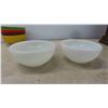 Image 4 : 6 Fireking Mugs, 4 Coloured Bowls, 2 Milk Glass Bowls