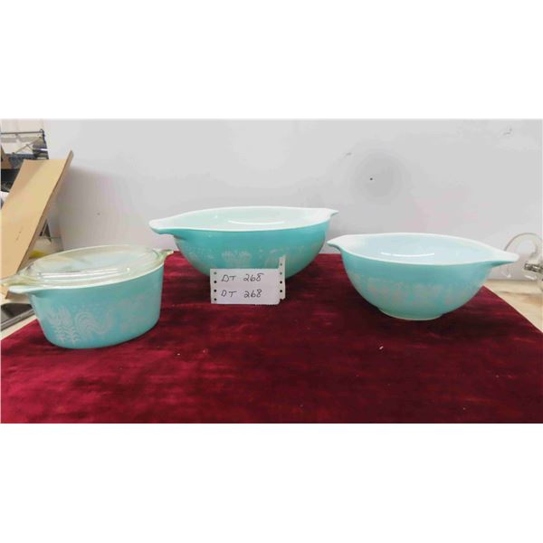 3 Pieces of Vintage Blue White Amish Pyrex Mixing Bowls, Casserole 