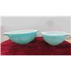Image 2 : 3 Pieces of Vintage Blue White Amish Pyrex Mixing Bowls, Casserole 