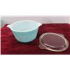 Image 5 : 3 Pieces of Vintage Blue White Amish Pyrex Mixing Bowls, Casserole 