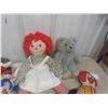 Image 3 : 9 Stuffed Dolls: 17'' Ronald McDonald, 24'' Raggedy Anne & Others