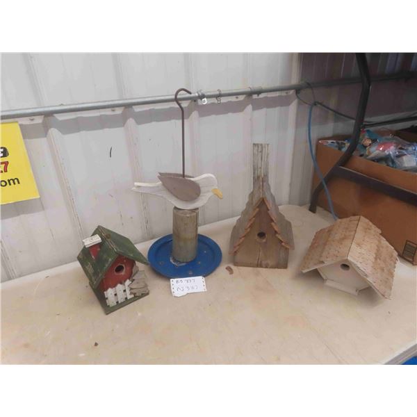 3 Bird Houses, Hanging Seagull Display