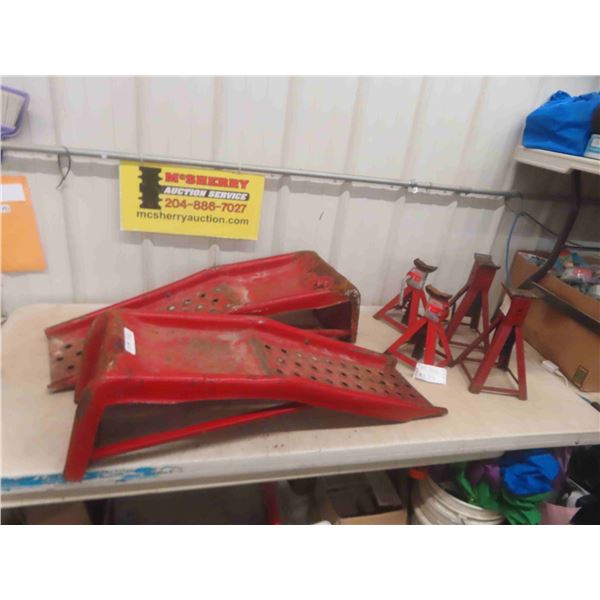 Car Ramps, 4 Stabilizing Jacks