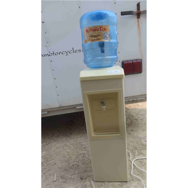 Water Dispenser with Jug