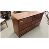 Image 2 : Maple Dresser 31'' x 59'' x 16''