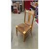 Image 5 : 6 Matching Kitchen Chairs 