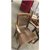 Image 3 : 2 Wood Waiting Room/Office Chairs