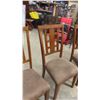 Image 3 : 4 Matching Dining Room Chairs