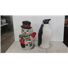 Image 1 : 2 Blow Molds: Penguin 23'' , Snowman 21''