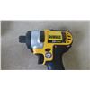 Image 3 : Dewalt 1/4'' Impact Driver 20V , 2 Battery Chargers & Case - Charged and