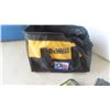 Image 8 : Dewalt 1/4'' Impact Driver 20V , 2 Battery Chargers & Case - Charged and