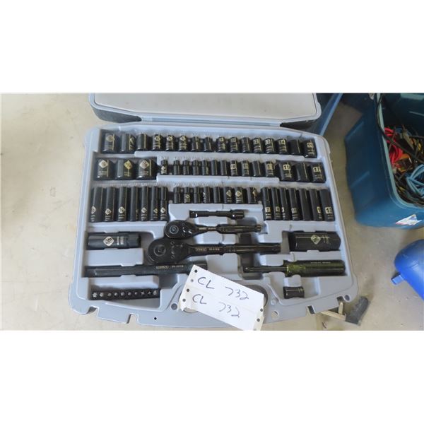 Stanley 3/8'' + 1/4'' Socket Set