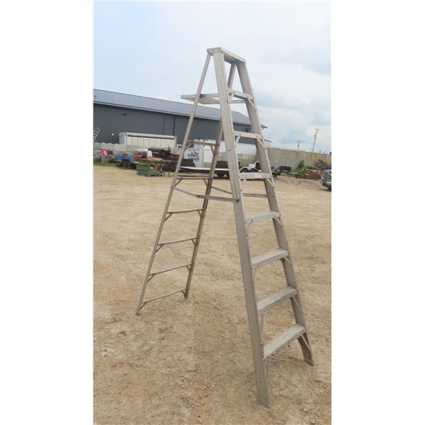 Aluminum 8ft Step Ladder