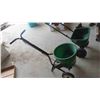 Image 1 : 2 Yard Fertilizer Spreaders 
