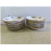 Image 17 : 106 Pieces of Royal Albert Petit Point China
