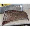 Image 6 : 2 Grills : 35 Ford, 2005/06 Escalade
