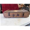 Image 5 : Vintage Wood Ammo Box 20 1/2'' x 11'' x 6'' with Hinged Lid