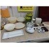 Image 1 : Food Processor, Jello Molds, Rubbermaid Retro 2 Piece Mushroom, 