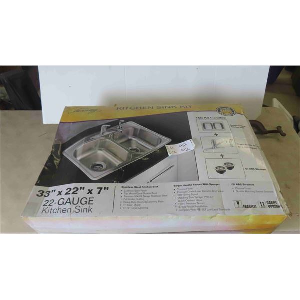 New Tuscany Kitchen Sink 33'' x 22'' x 7''