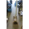 Image 4 : Wilmar 2 1/4 Ton Floor Jack