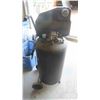 Image 3 : Mastercraft Portable Air Compressor 2HP 28 Gallon Tank 