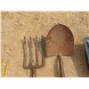 Image 2 : Yard Tools: Spade, Pitch Fork, Snow Shovel, Wire Brush & More