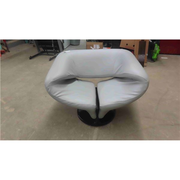 Mid Century Modern Ribbon Chair Designed by Pierre Paulin 
