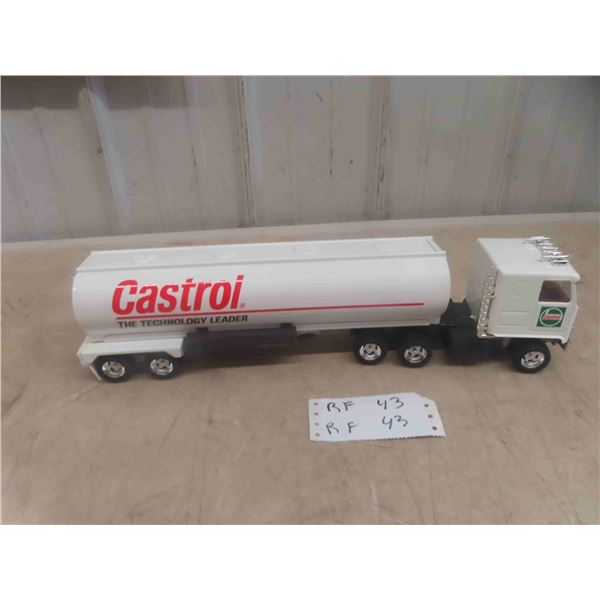 ERTL Castrol Die Cast Chevy Titan Oil Tanker 19''