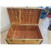 Image 5 : Wicker Trunk Lined with Cedar 35 1/2'' x 20'' x 16" H
