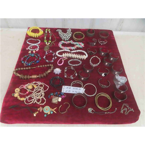Fashion Jewelery: Necklaces, Bracelets, Some Vintage