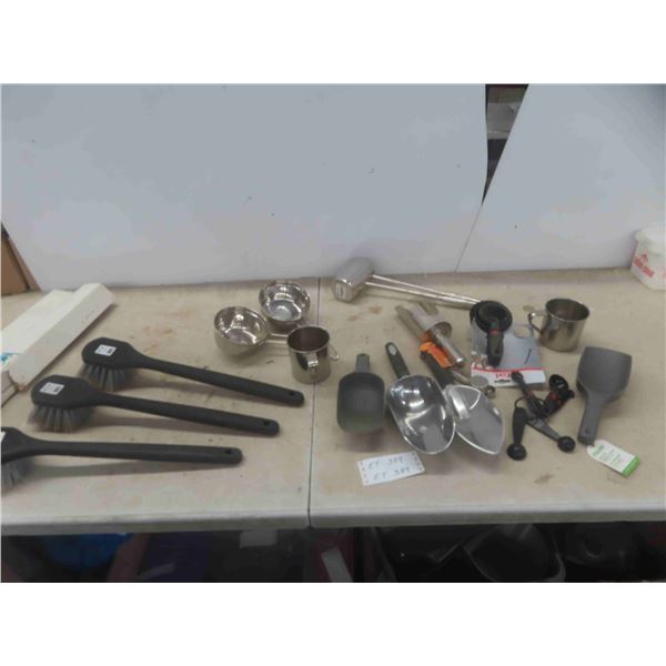Scoops, Measuring Cups, Brushes & More