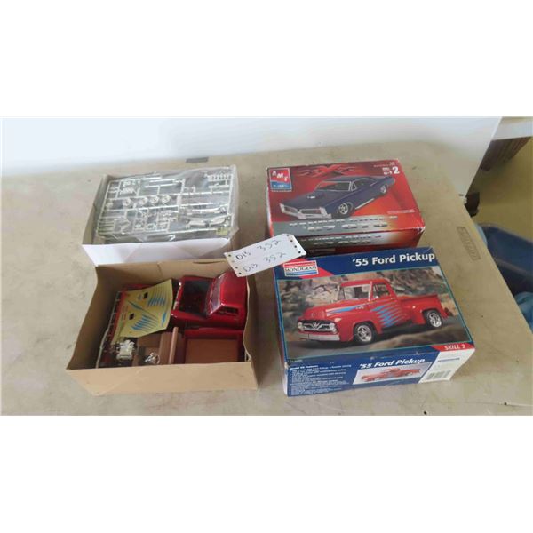2 Models : Monogram '55 Ford Pickup , Ertl AMT '7 GTO