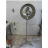 Image 4 : Vintage Stand Up Electrohome Industrial Fan 54 1/2'' Tall 