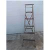 Image 5 : (2) 6' Step Ladders with Paint Trays - 1 Wood , 1 Aluminum 