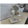 Image 3 : Canarm Osciliating Fan
