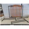 Image 1 : Expandable Baby Gate