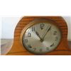 Image 2 : Oak Mantle Clock USA Mfg.