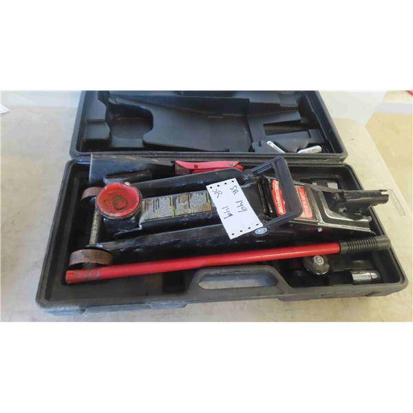 Motomaster 2 1/4 HP Floor Jack with Case 