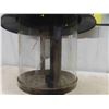 Image 6 : Coleman Lantern Model 237 - Cracked Glass
