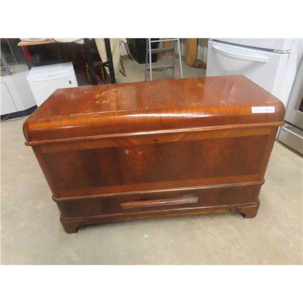 Cedar Chest with Bottom Drawer 25'' x 40 1/2'' x 17 1/2''
