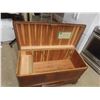 Image 4 : Cedar Chest with Bottom Drawer 25'' x 40 1/2'' x 17 1/2''