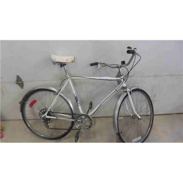 Skyline Variable Speed Pedal Bike 26'' Tires