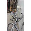 Image 3 : Skyline Variable Speed Pedal Bike 26'' Tires