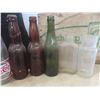Image 4 : 7UP Crate 17'' x 11'' x 10 1/2'' , Crown Sealer , Beer and Soda Bottles, Plus
