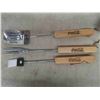 Image 5 : New Old Stock 2 Piece Coca Cola Chill n Grill Charcoal BBQ , 3 Piece Utensil Set