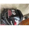Image 3 : 2005 Mercury 9.9HP Outboard Long Shaft Electric Start Comes with Battery Low Hours & Working 